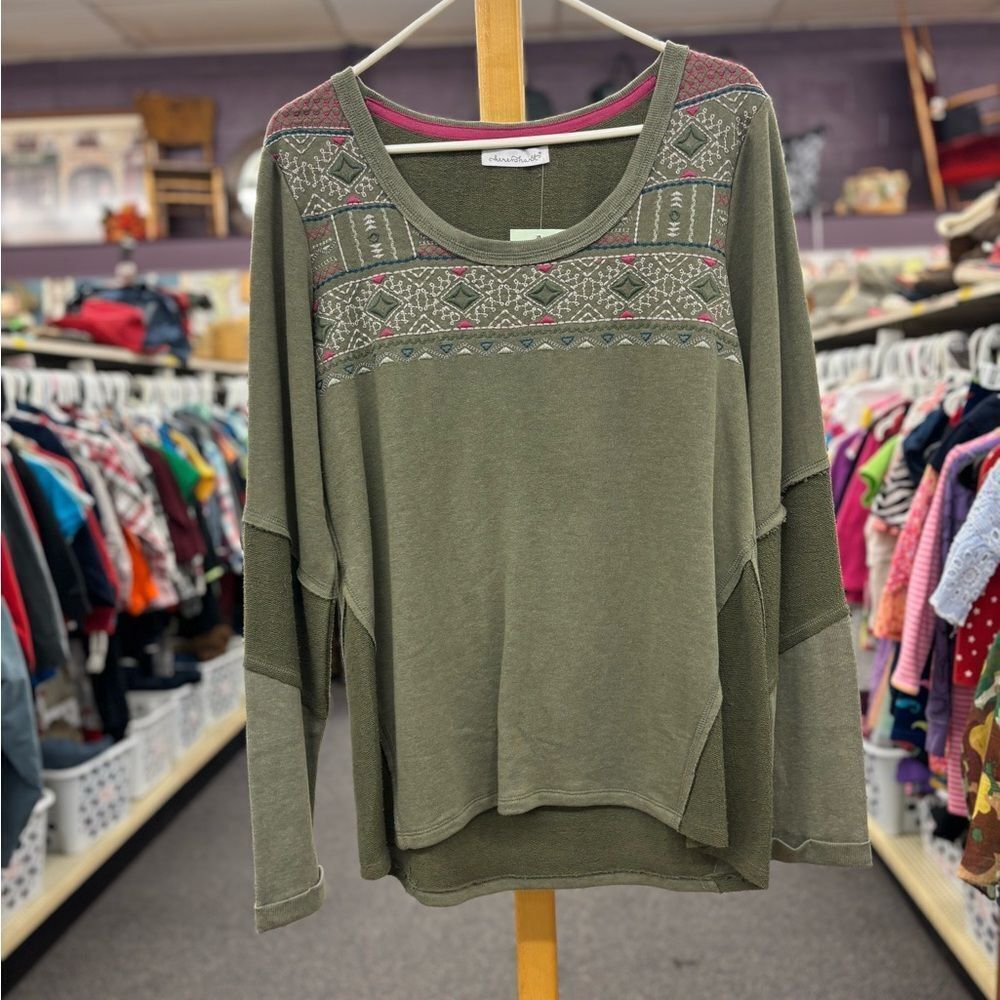🛍️ Keren hart olive green sweatshirt L